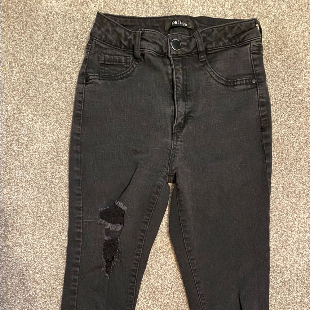 Refuge skinny distressed jeans size 2